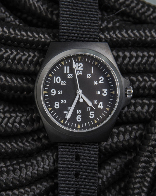 שעון צבאי שחור פלדה בסגנון ארה"ב עם רצועת ניילון, תנועת קוורץ