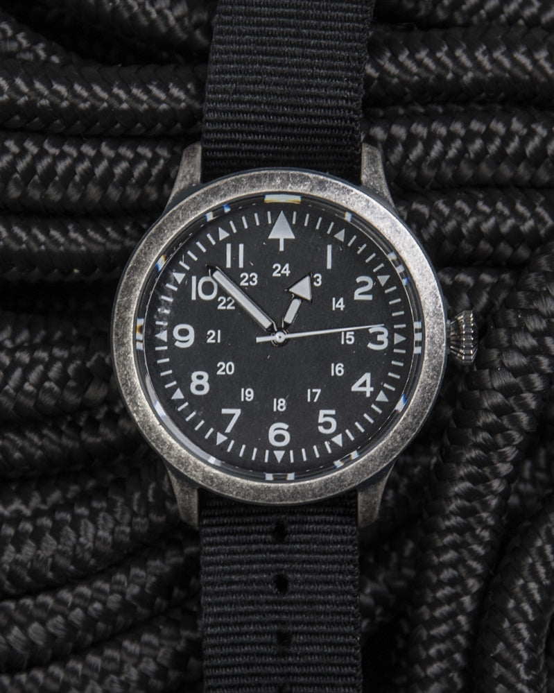 שעון צבאי 'British-Style' עמום, רצועת ניילון, תנועת קוורץ